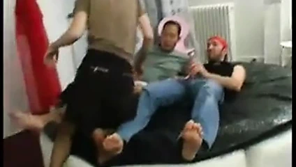 Karısını 2 dudes tarafından becerdin izliyor