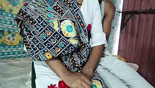 Desi bhabhi ki chudayi se nikala pani