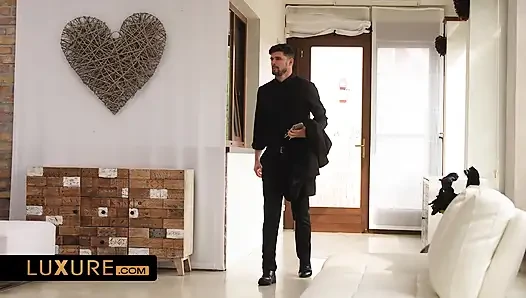 Sata Jones için bir akşam