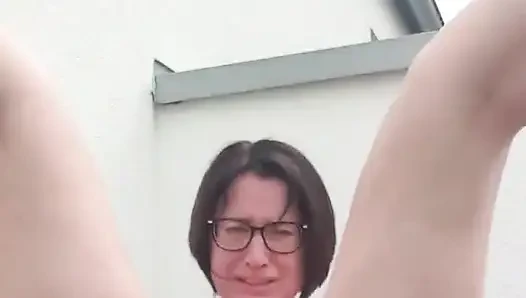 Julie canlı yayından sonra tamamen tahrik oluyor