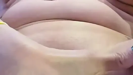 Edepsizce konuşan evli kadın görüntülü görüşmede üç kez fışkırtıyor