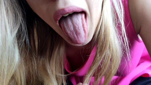 emdi üzerinde onu doğum günü yuttu boşalmak, 18yo