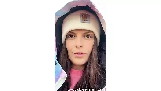 Nazikçe oturup seni azdırayım mı yoksa seni tamamen susturayım mı?