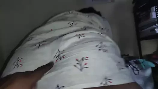 Desi Bhabhi ko pichhe se dost ne kiya