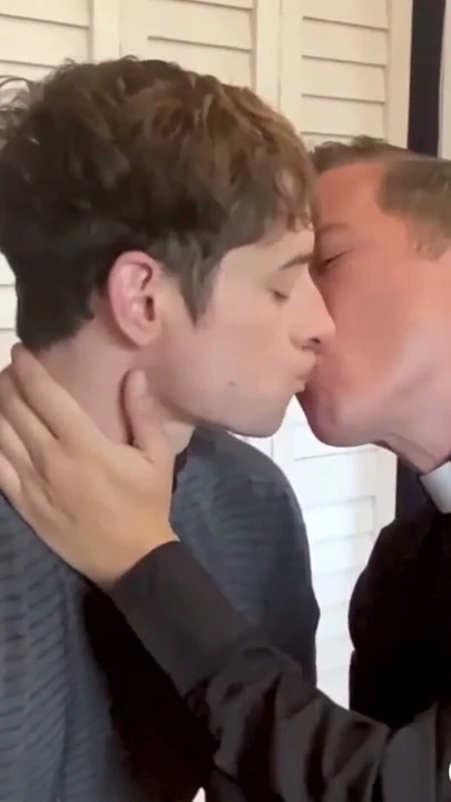 Dini twink baba rahip tarafından ham hardcore dövülerek | Klip 1