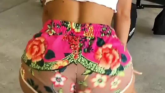 Ukraynalı kızlar daha iyi biniyor. ukrayna'nın genç sulu ganimetleri