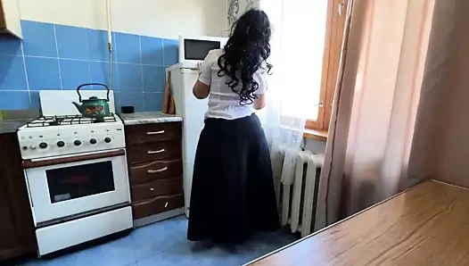 Büyük götlü bu yetişkin bayan anal seks hakkında çok şey biliyor