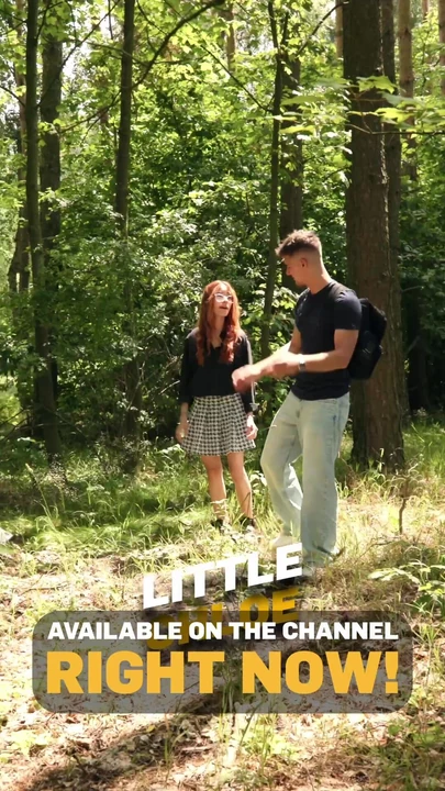 Отчаянно возбужденная в лесу