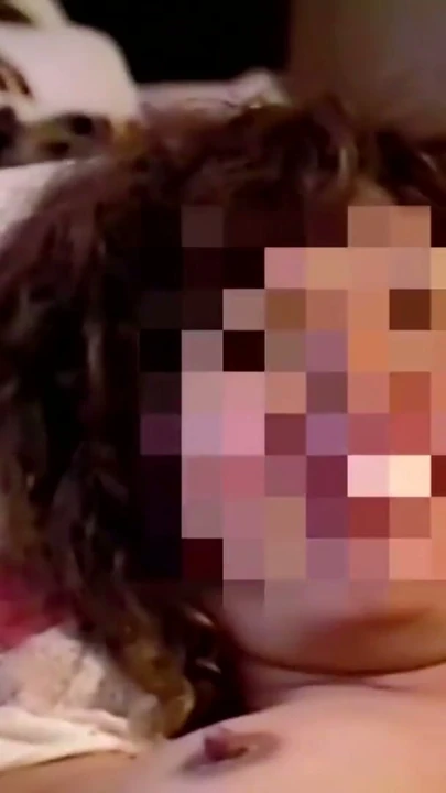 Üvey kardeşimle ilk anal seksimin tam videosu geldi, içeri girdi ve çok acıttı | Klip 3