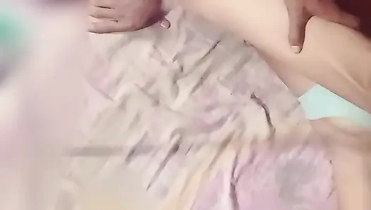 Azgın devar yanlışlıkla yeni evli ateşli desi yenge sikişiyor.