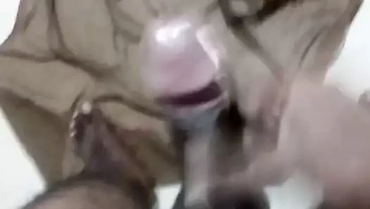 Bıyıklı yaşlı adamı seviyorum