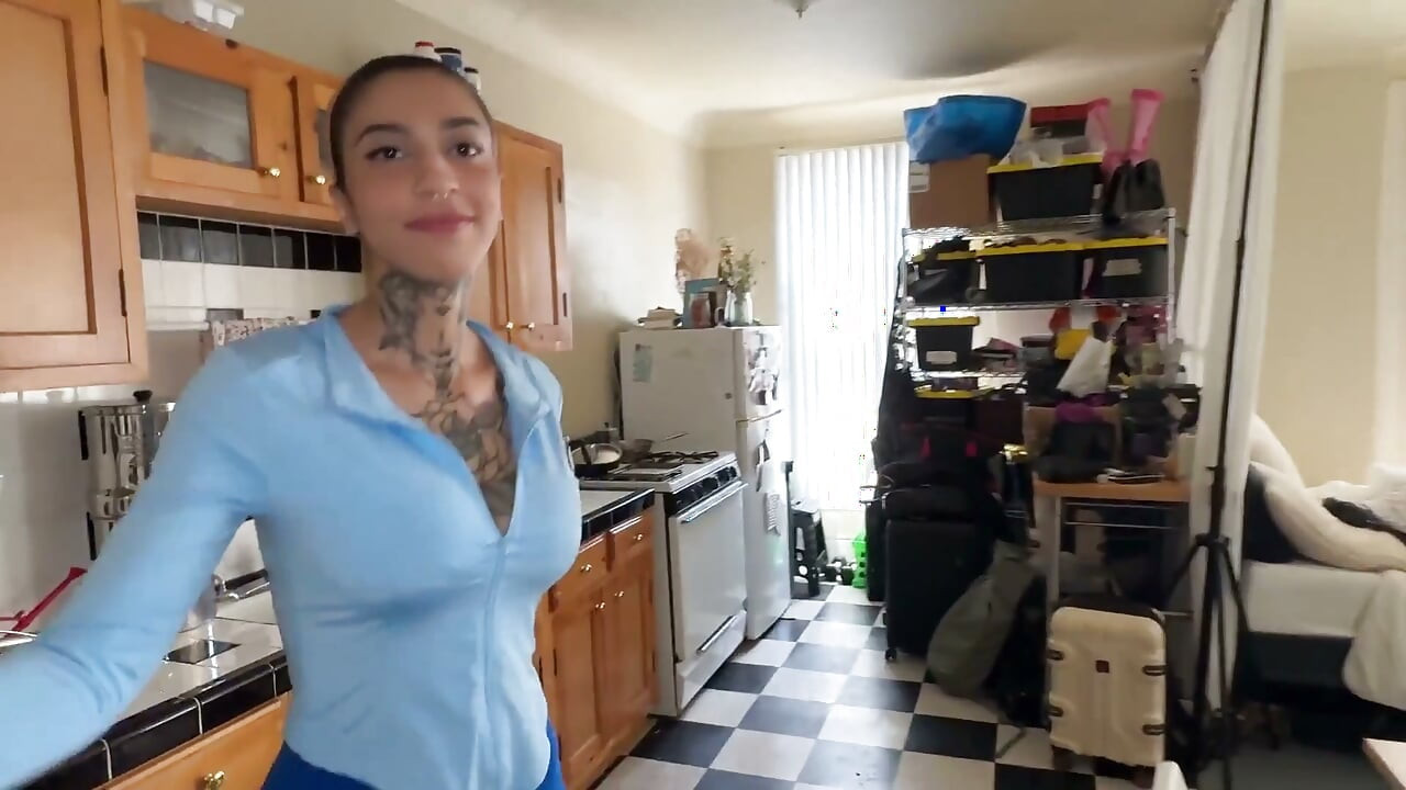 Komşumun götünü genişletiyorum! Anal dölleme! Ravyn Alexa ve Peter Hooke