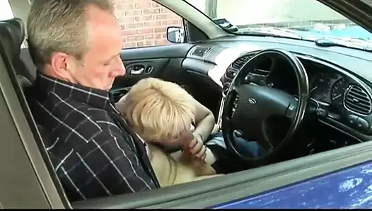 Dogging swinger karısı vücudunu yabancılarla paylaştı