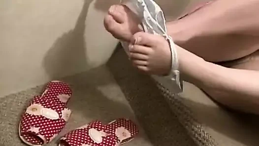 Azgın Asyalı genç kız mastürbasyon yapıyor