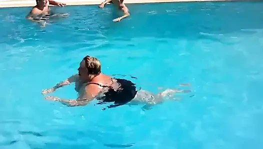 Bbw adım anne havuz