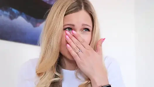 Sana flört ediyor, ona göstermek için