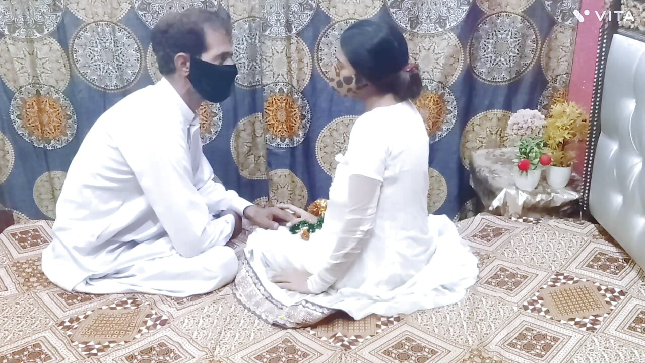 Shadi wali Raat Güzel Hintli Desi Kızı ka Ashiq odasında Churai Kari En İyi Xxxxx Seks Hintçe Kirli Konuşma