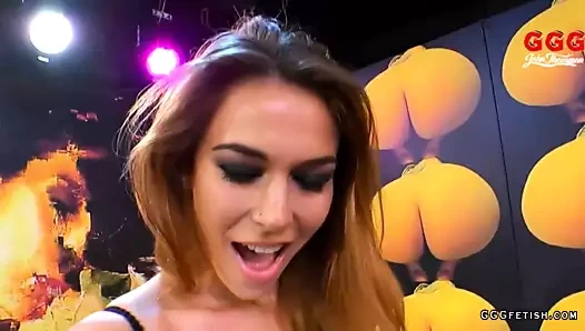 Ani siyah tilki kırlangıçlar cums ve siyah sert horoz