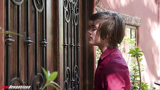 Hazel'in gerçek tutması teşvik ediliyor