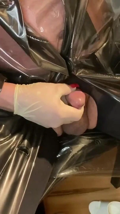 Захватывающий момент из "подборки спермы в белых мюлях"