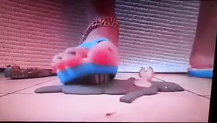 Zombi gotik parmak arası terliklerin altında ezildi