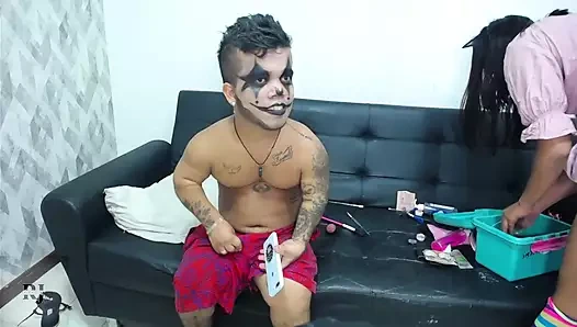 Makyajını yaptıktan sonra ona yoğun bir oral seks yapıyorum