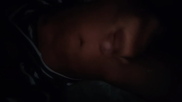 Squirting the trunk at night in the room 🥵