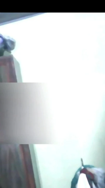 Знаковый момент из "Прелюдия пакистанской пары в крытый S1, эпизод 3"