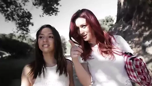 Riley reid gizli bir günlük okuyor