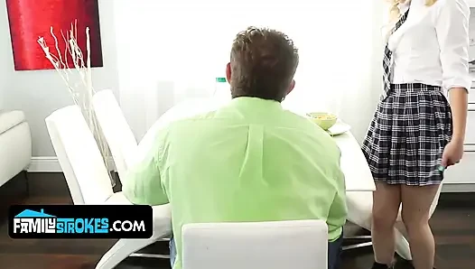 Genç üvey kız Cali Spark üvey babasını baştan çıkarıyor ve biniyor