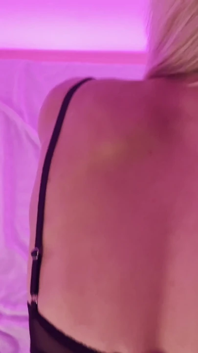 Захватывающий момент из "Трахнули в анал и сперма на лицо"