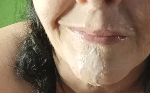 Aç seksi kaltak deliklerinde yemek fetişi daha fazla alıyor gummy nine ipekleniyor