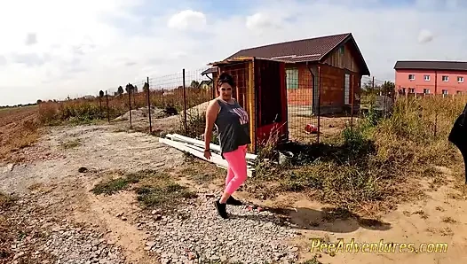 Şişman kız taytına çok işiyor