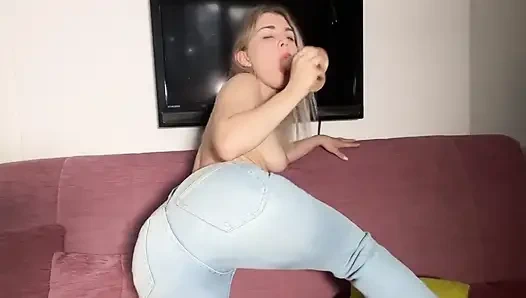 Ateşli anne ıslak sakso çekiyor