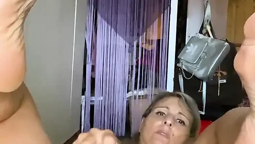 Kocasının yokluğunda, oyun devam ediyor