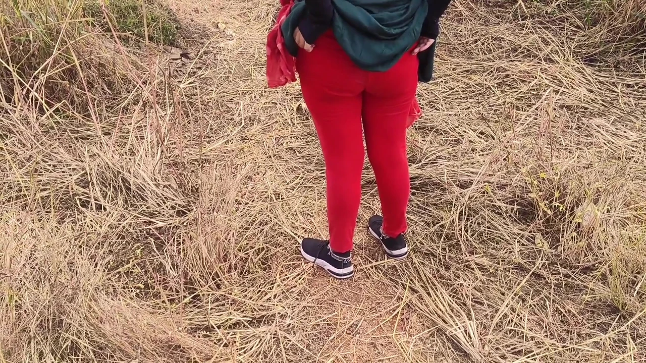 भारतीय गांव भाभी की आउटडोर चुदाई हिंदी सेक्स वीडियो