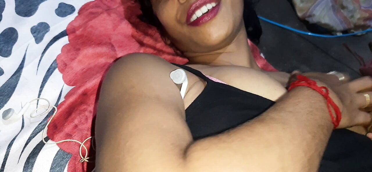 Seks için aç sıcak konuşma, seksi pooja'nın güzel bir vücudu var