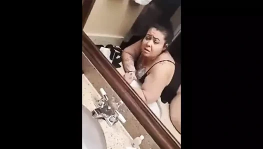 Dik şişman bbw kız arkadaş Başlarken becerdin içinde the banyo