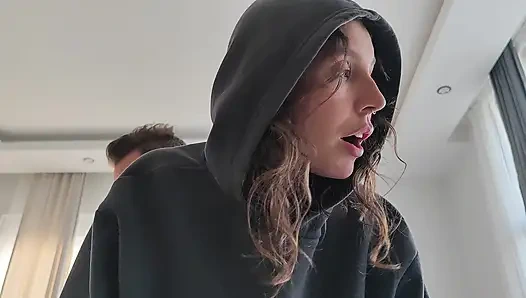 Üvey babam okulu atladığım için beni cezalandırdı...