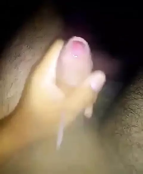Süt ifade eden genç Ekvador