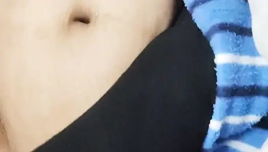 Müslüman seema hindu erkek arkadaşının yarağını emmek için kocasını aldatıyor