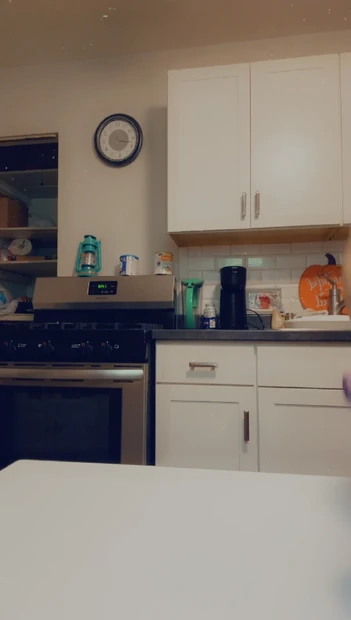 Возбужденная милфа