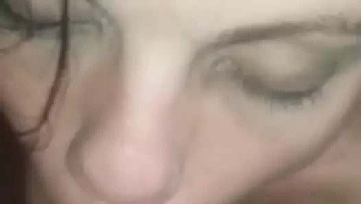 Eli götümdeyken duşta ıslak sakso - TOMWOODS2020