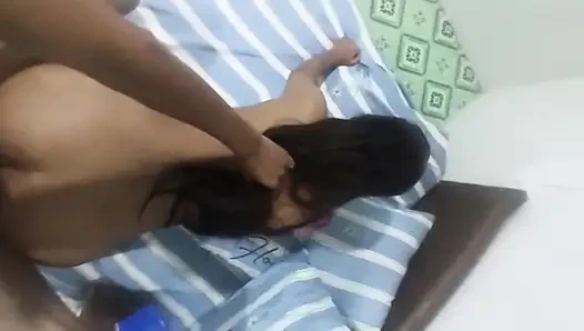 Domaltarak sikişen kız evli kadın