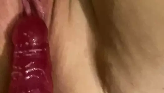 Amatör milf alır bir yapay penis derin