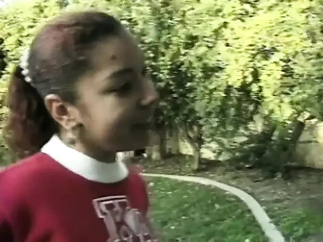 Honey skin cheerleader gets her cunt licked before sucking guy's dong