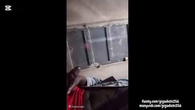 Azgın büyük zenci yarağı çok sert, üvey annem çığlık atmayı bırakamıyor