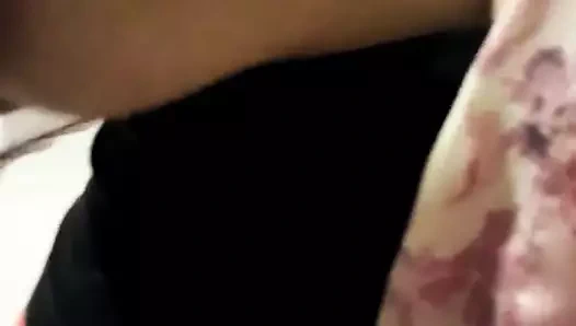 MİLF filme kendini okşayarak göğüsler &amp; mastürbasyon