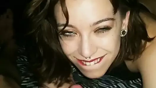 alay el ve oral seks sevinç