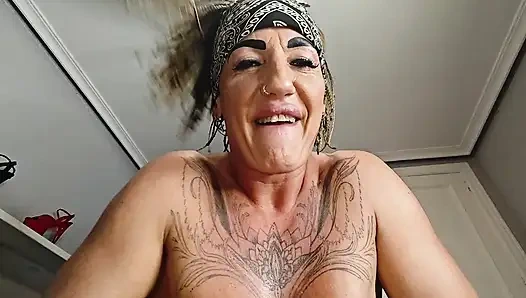 Patlayana kadar şişirdikten sonra dev amımı sikiyor